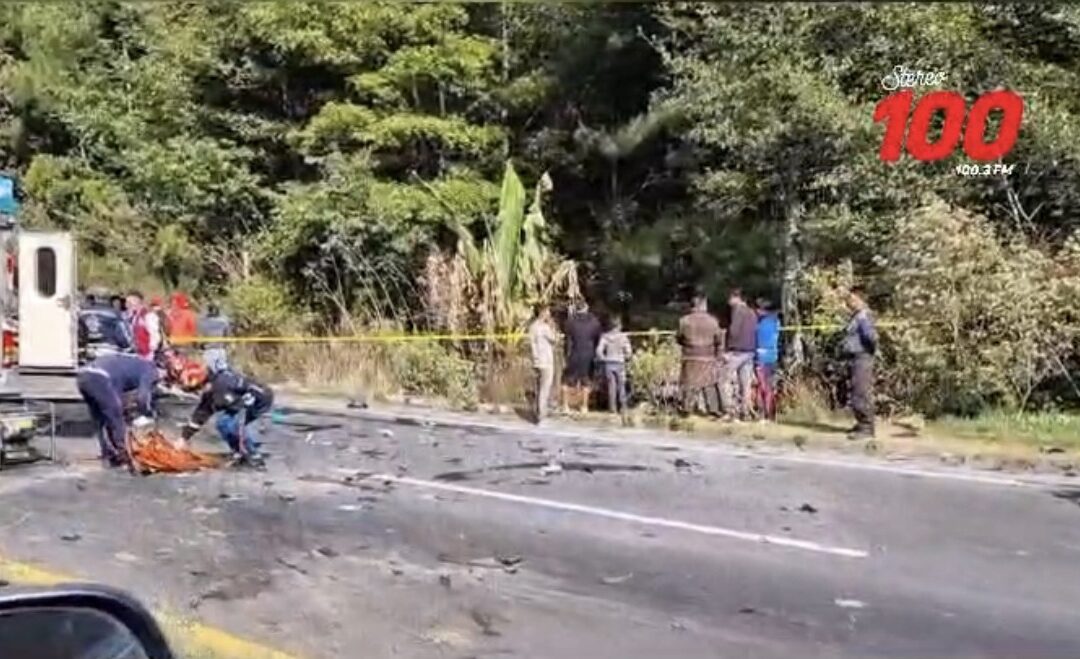 Accidente de tránsito en el kilómetro 141, carretera Interamericana, aldea Pacoxóm.