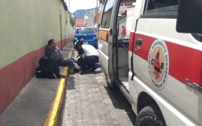 Localizan a hombre en estado inconsciente en vía pública