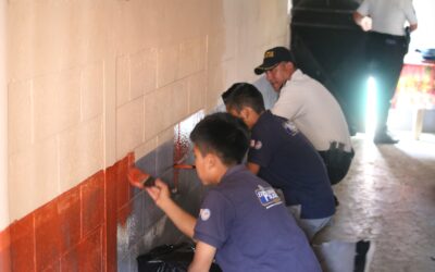 Agentes de PNC ayudan en mejoras de sede del Adulto Mayor