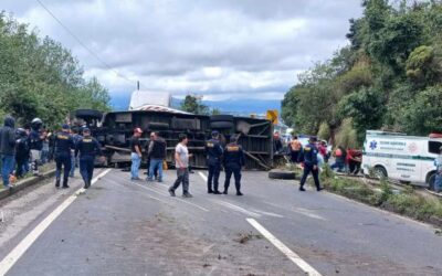 Tres muertos en accidente de tránsito protagonizado por bus y vehículo pesado