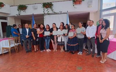 Finaliza curso de belleza enfocado en maquillaje y peinado