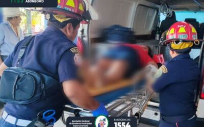 Mujer herida tras derrape de motocicleta