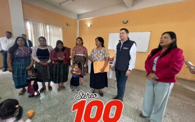 Entregan papelerías para tramitar viviendas dignas