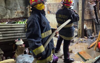 Incendio consume vivienda en Coatepeque