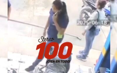 Mujer se salva de morir tras ser impactada por llanta que se desprende de bus