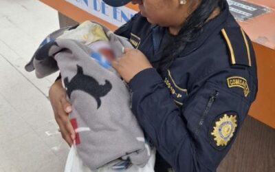 PNC rescata a recién nacido abandonado