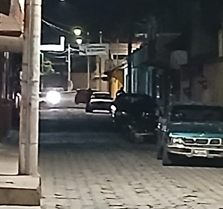 Vecinos denuncian problema de iluminación desde hace años