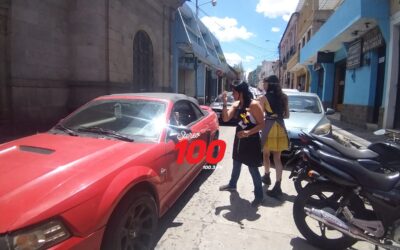 Regalan flores en Quetzaltenango para motivar a la paz y reducir inseguridad
