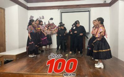 Desarrollan actividad cultural por 35 aniversario de Colegio Santa Marina