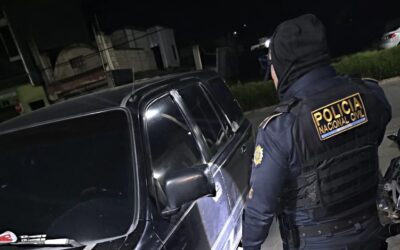 Agentes de la PNC recuperaron una camioneta que tenía orden de secuestro por un juzgado de La Esperanza, Quetzaltenango.