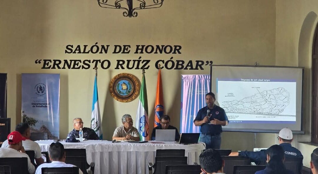 Se reúnen por actividad del volcán Santiaguito