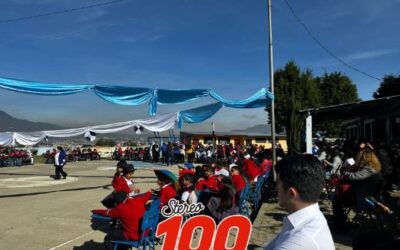 Celebran Día de la Bandera en Quetzaltenango