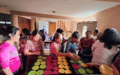 Desarrollan taller para preparar tortillas nutricionales de colores