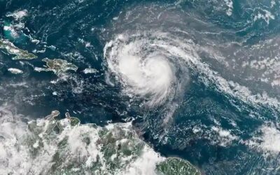 Huracán Erin alcanza mayor nivel de intensidad en el Caribe