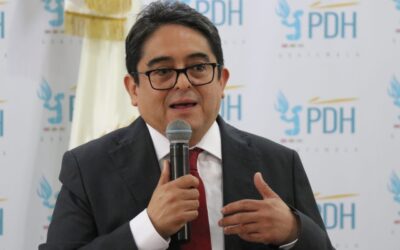 Ordenan a la USAC a reinstalar como docente a Jordán Rodas