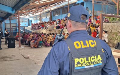 PNC capacita a padres y docentes sobre prevención del delito