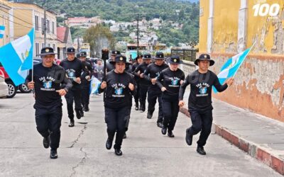 Autoridades y PNC realizan recorrido con la “Llama de la Libertad” en Quetzaltenango