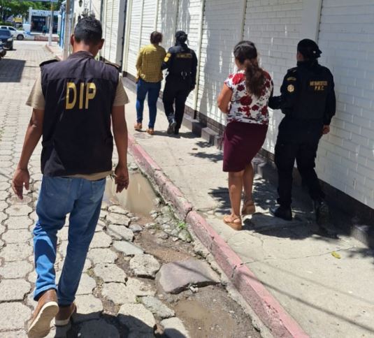 CAPTURAN A MADRE E HIJA
