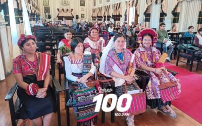 Candidatas a Ukotz’ijal Mayab’ Tinimit acuden a la Muni de Xela para inscripción