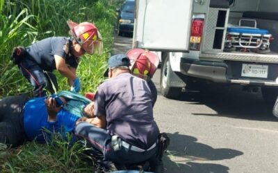 Colisión de motocicletas deja un herido
