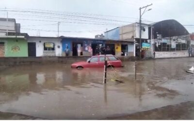 Lluvia y granizo provocan caos en Quetzaltenango