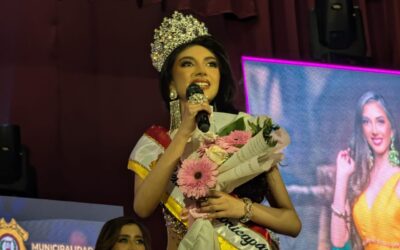 Maeli Aquino es electa y coronada como Señorita Totonicapán 2025-2026