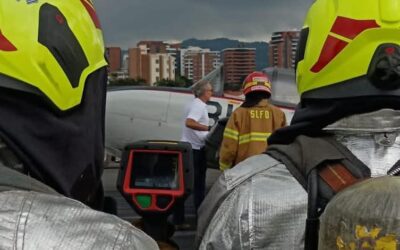 Bomberos del Aeropuerto La Aurora refuerzan su equipo con cámara térmica de última generación