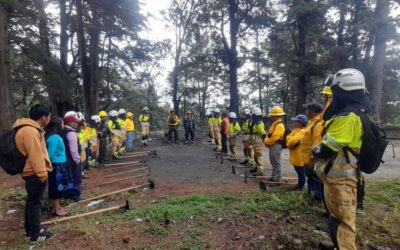 Capacitan a brigadas y comunitarios en Curso de Bombero Forestal en Quetzaltenango