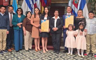 Gobernación entrega la Orden Quetzaltenango a dos destacados ciudadanos