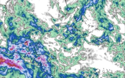 Persisten fuertes lluvias en el país por ingreso de humedad de la vaguada monzónica.