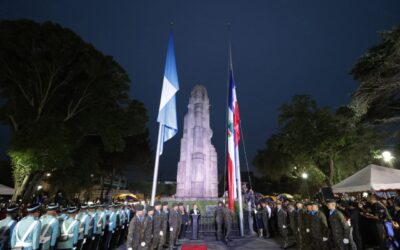 Quetzaltenango: Izada de banderas en el marco de Xelafer 2025