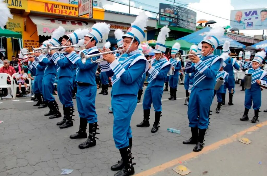 Cierres viales en Xela por desfile de Nivel Medio