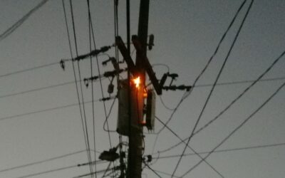 Explosión de transformador deja sin energía eléctrica a parte de la zona 3 de Quetzaltenango