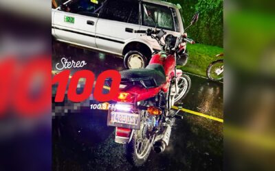 Motorista resulta herido al chocar contra taxi en Retalhuleu