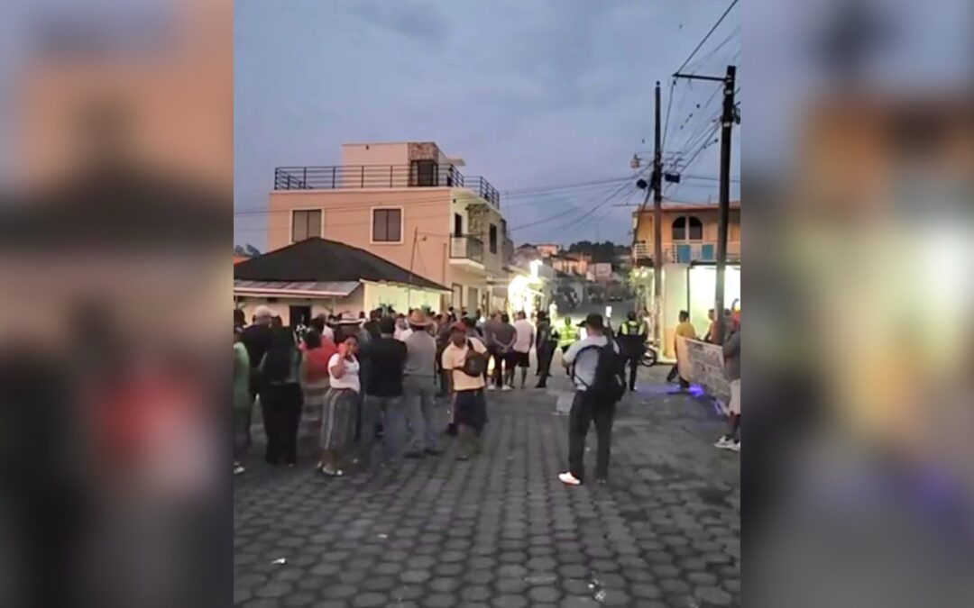 Suchitepéquez: Autoridades retenidas en bloqueo