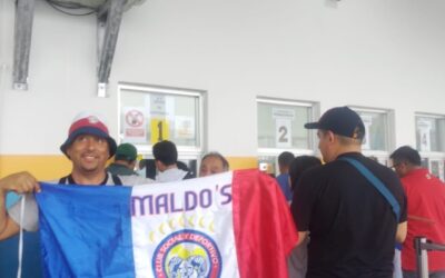 Aficionados de Xelajú MC cruzan la frontera rumbo a Honduras para apoyar al equipo en semifinales