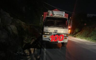 Balean en Zunil a piloto de camión que transportaba azúcar