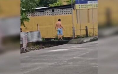 Hombre grabado cuando lanza a tres perros a un río en Retalhuleu