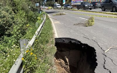 Socavamiento en la ruta entre San Juan Ostuncalco y Quetzaltenango