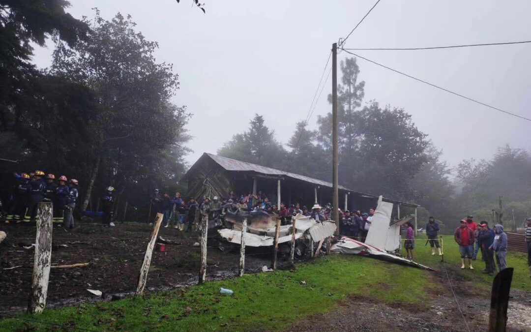 Tres personas mueren tras desplome de avioneta en Tecpán, Chimaltenango