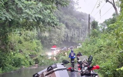 Paso bloqueado por derrumbe en Panajachel, Sololá