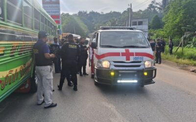 15 agentes de PNC heridos durante disturbios en Cobán