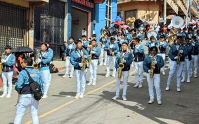 Desfile por inauguración de feria patronal en San Francisco El Alto