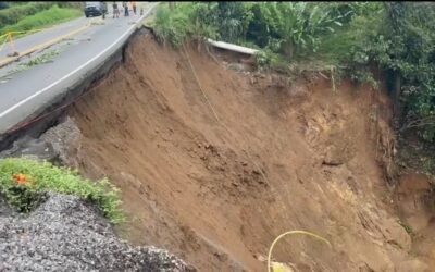 Carretera entre Retalhuleu y Quetzaltenango a punto de colapsar en el km 194.5