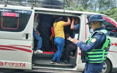 Por sobrecarga, Tránsito PNC sanciona a transporte público