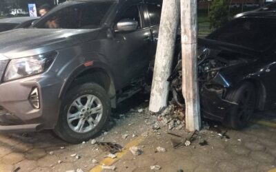 Colisión provoca daños en infraestructura eléctrica en zona 3 Xela