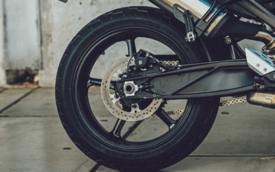 Padre e hijo resultan heridos tras accidente en motocicleta en Génova, Quetzaltenango