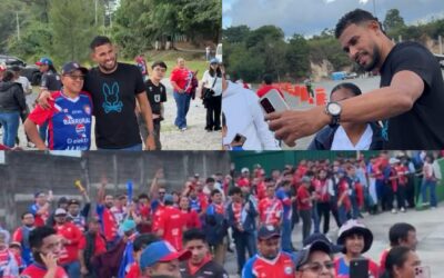 José “Chepo” Calderón llega al estadio Cementos Progreso para apoyar a Xelajú