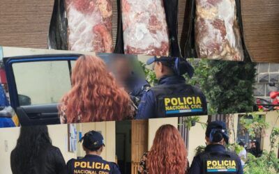 Capturan a dos mujeres por robar carne valorada en Q1,000 en un supermercado de Chimaltenango