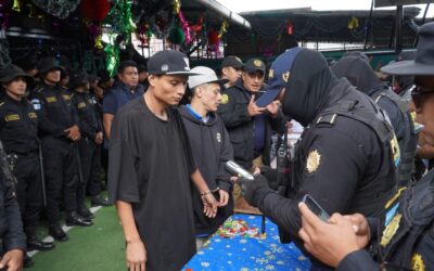 Once reos del barrio 18 son notificados por nuevos delitos durante requisa en el Preventivo de la zona 18